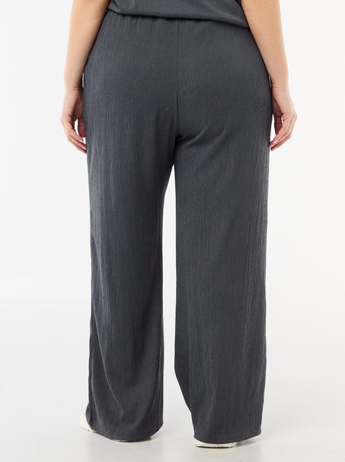 Pantalon large en maille crêpée - Kiabi