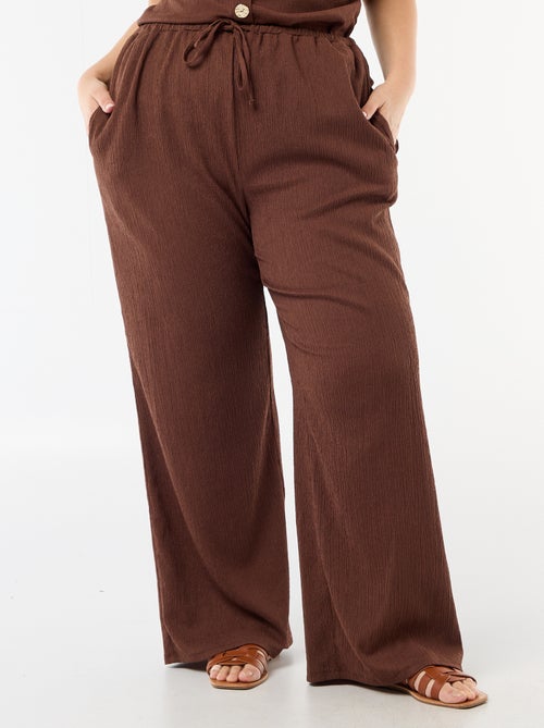 Pantalon large en maille crêpée - Kiabi