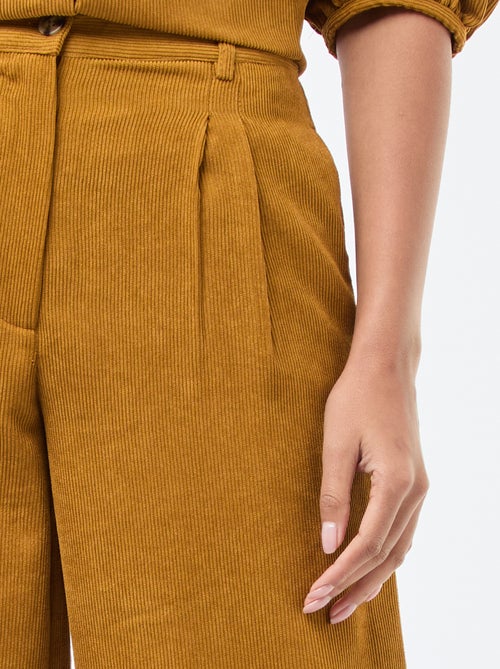 Pantalon large en velours côtelé - Kiabi