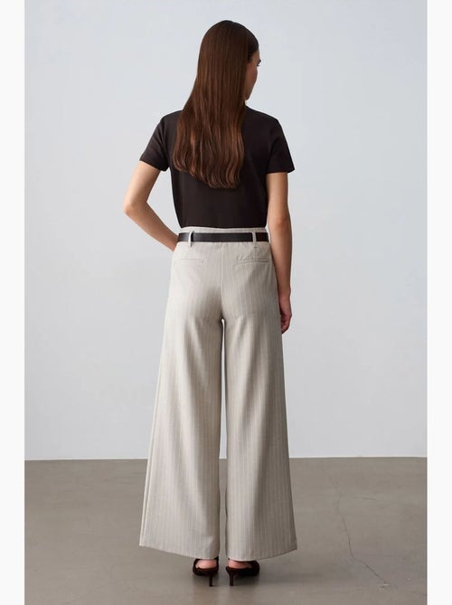 Pantalon large plissé à rayures dilvin - Kiabi Pantalon large plissé à rayures dilvin - Kiabi