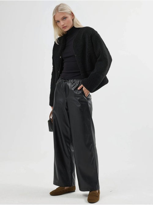 Pantalon long taille haute en similicuir avec cordon de serrage busem - Kiabi Pantalon long taille haute en similicuir avec cordon de serrage busem - Kiabi