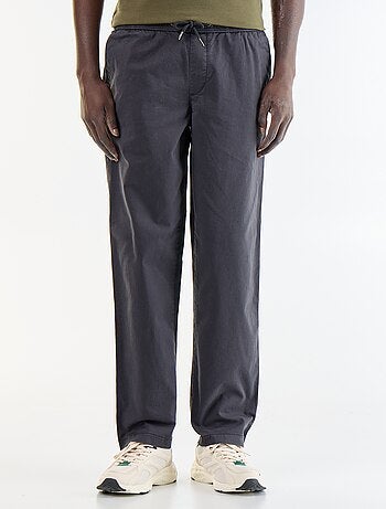 Pantalon matière effet peau de pêche