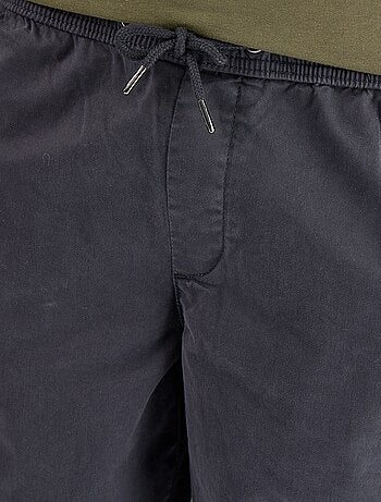 Pantalon matière effet peau de pêche