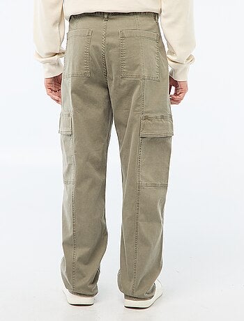 Pantalon multipoches uni coupe droite / Regular Fit
