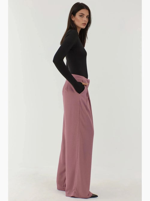 Pantalon palazzo à jambes larges et plissées hiccup - Kiabi Pantalon palazzo à jambes larges et plissées hiccup - Kiabi