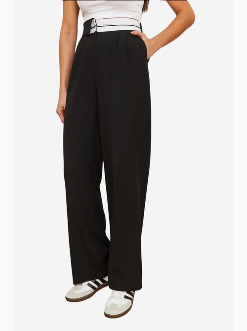 Pantalon palazzo boutonné à taille asymétrique et jambe large lucci - Kiabi Pantalon palazzo boutonné à taille asymétrique et jambe large lucci - Kiabi