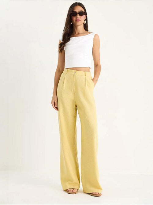 Pantalon palazzo en lin à taille haute et détails plissés bianco lucci - Kiabi Pantalon palazzo en lin à taille haute et détails plissés bianco lucci - Kiabi