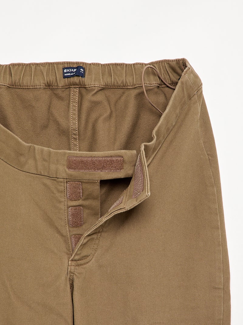 Pantalon regular avec poches à rabat - collection facile à enfiler Marron - Kiabi