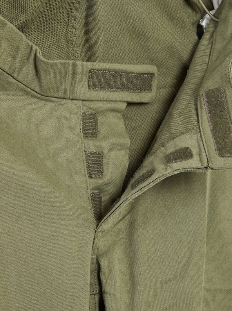 Pantalon regular avec poches à rabat - collection facile à enfiler Vert - Kiabi