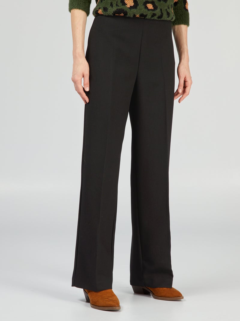 Pantalon regular en twill noir - Kiabi