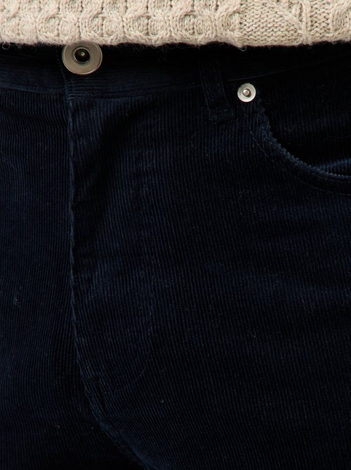 Pantalon regular fit en velours uni - Kiabi