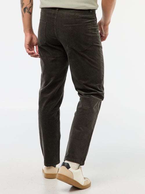 Pantalon regular fit en velours uni - Kiabi