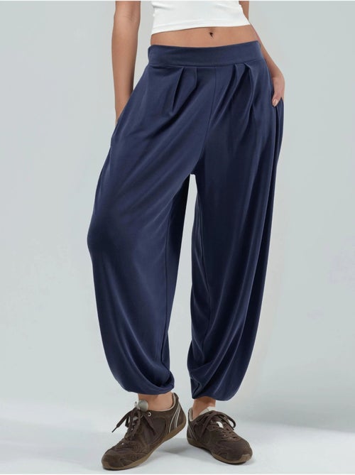 Pantalon salwar taille haute à jambes larges busem - Kiabi Pantalon salwar taille haute à jambes larges busem - Kiabi