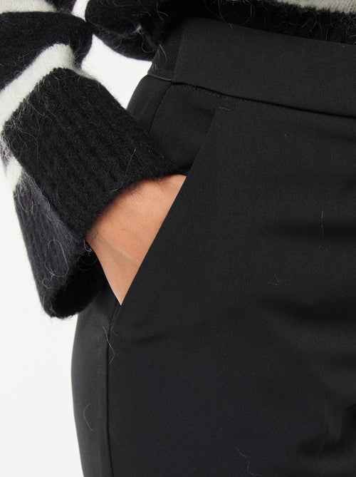 Pantalon slim femme uni à taille standard - Kiabi Pantalon slim femme uni à taille standard - Kiabi