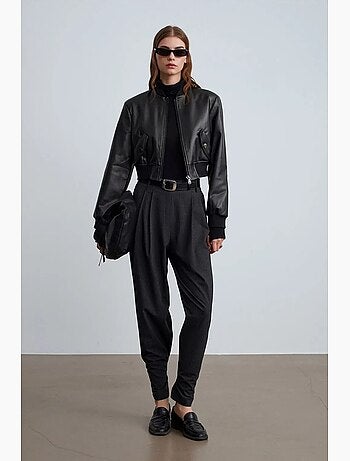 Pantalon tailleur à taille haute et plis dilvin