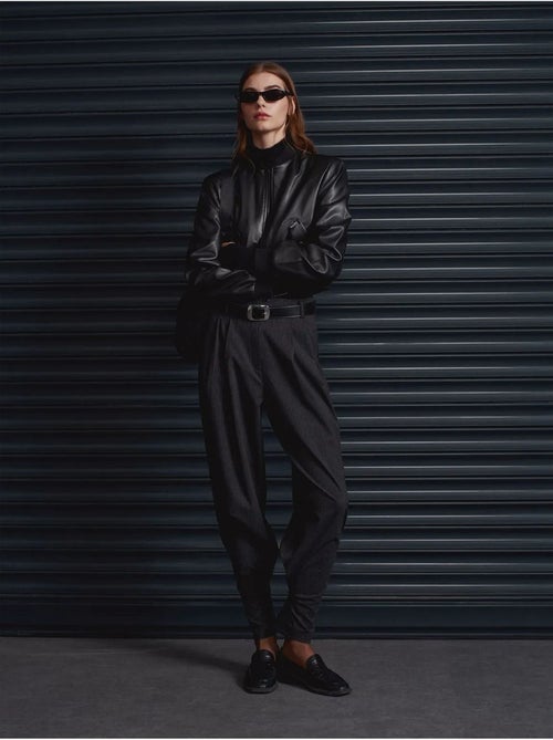 Pantalon tailleur à taille haute et plis dilvin - Kiabi Pantalon tailleur à taille haute et plis dilvin - Kiabi