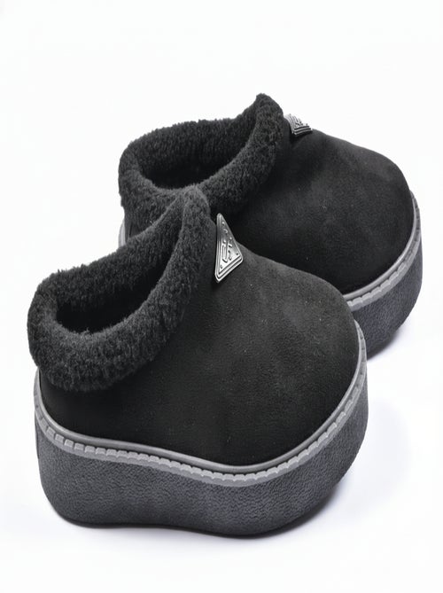 Pantoufles femme hiver mule style scandinave nd10882 - Kiabi Pantoufles femme hiver mule style scandinave nd10882 - Kiabi