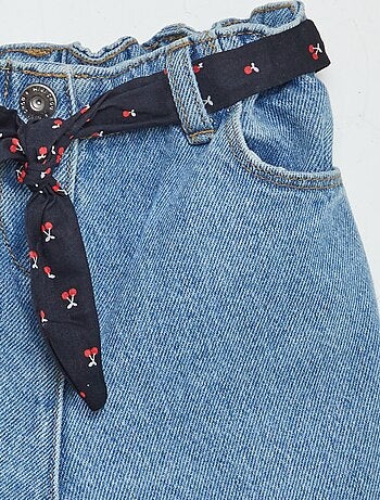 Paperbagjeans + riem met motiefje