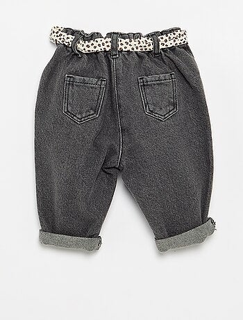 Paperbagjeans + riem met motiefje