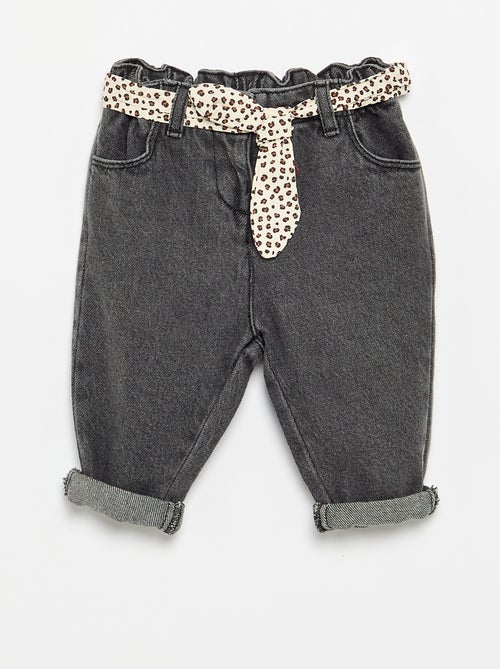 Paperbagjeans + riem met motiefje - Kiabi Paperbagjeans + riem met motiefje - Kiabi