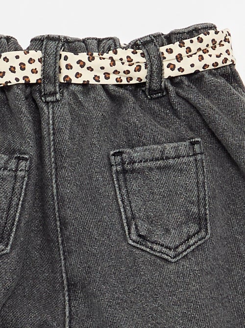 Paperbagjeans + riem met motiefje - Kiabi Paperbagjeans + riem met motiefje - Kiabi