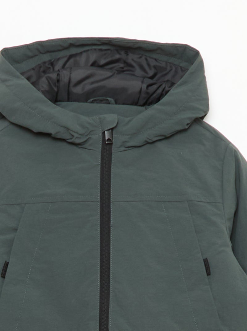 Parka légère à capuche avec 2 poches soufflées à rabat Vert - Kiabi
