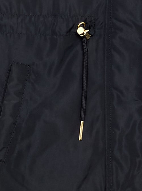 Parka souple à capuche à fausse fourrure - Kiabi Parka souple à capuche à fausse fourrure - Kiabi