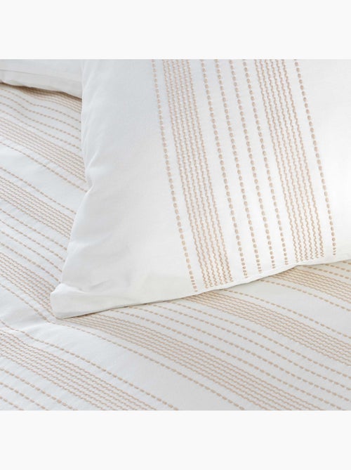 Parure de lit en coton motif broderies fines - Kiabi Parure de lit en coton motif broderies fines - Kiabi