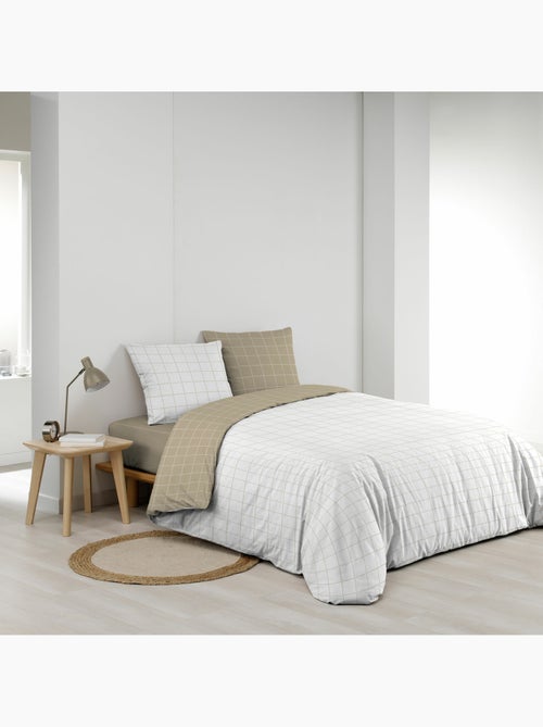Parure de lit réversible – carreaux chic – 100% coton 57 fils – 2 taies 63x63 cm - Kiabi Parure de lit réversible – carreaux chic – 100% coton 57 fils – 2 taies 63x63 cm - Kiabi