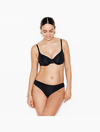 Perfect tanga microvezel gebronsde huid