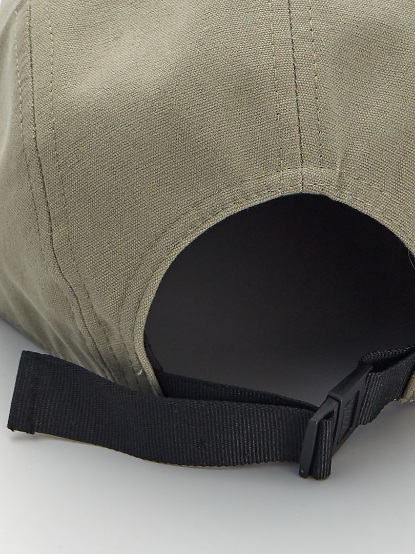 Pet met platte klep KAKI Kiabi 7.00€