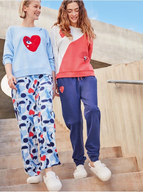 Pijama largo con motivos de corazones en tejido de felpa - Kiabi