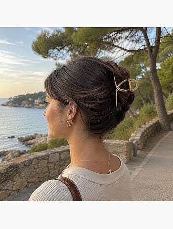 Pince crabe cheveux en métal finition dorée