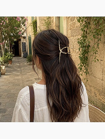 Pince crabe cheveux en métal finition dorée