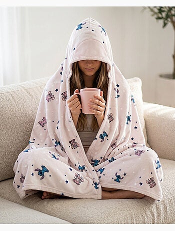 Plaid à Capuche Flanelle Disney Stitch & Angel 120x150cm – Étoiles Rose Pâle – 100% Polyester – Lice