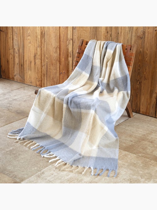 Plaid à carreaux aspect mohair avec franges - Kiabi