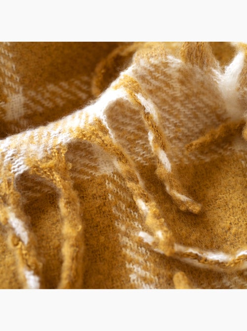 Plaid à carreaux aspect mohair avec franges - Kiabi Plaid à carreaux aspect mohair avec franges - Kiabi