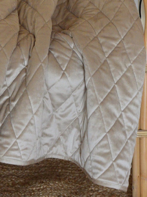 Plaid canapé en velours matelassé - Kiabi