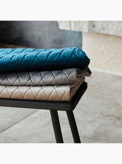 Plaid canapé en velours matelassé - Kiabi Plaid canapé en velours matelassé - Kiabi