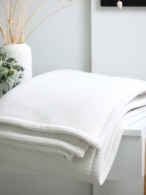 Plaid côtelé ultra doux - Kiabi Plaid côtelé ultra doux - Kiabi