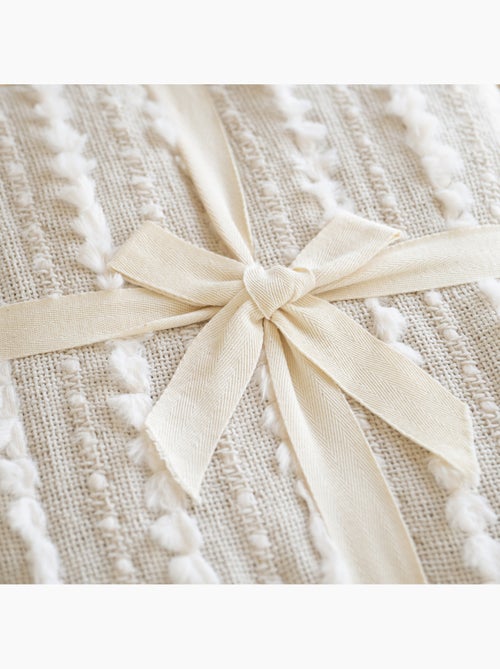 Plaid en chenille texturée avec franges - Kiabi Plaid en chenille texturée avec franges - Kiabi