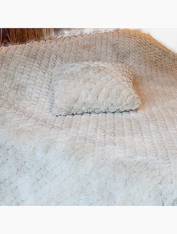 Plaid ou jeté de lit Imitation fourrure relief losange