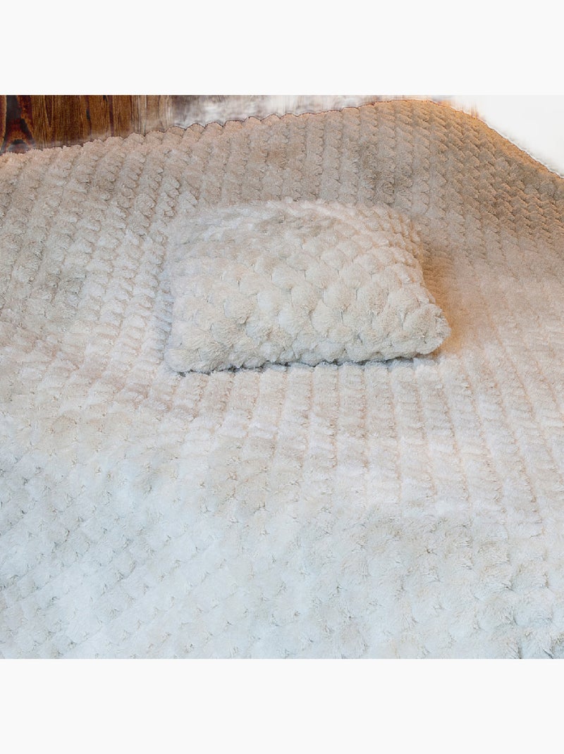 Plaid ou jeté de lit Imitation fourrure relief losange Beige - Kiabi