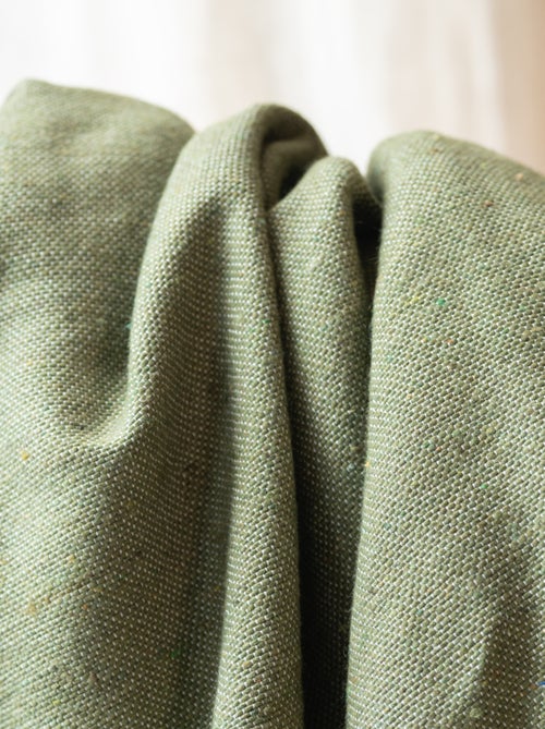 Plaid ou jeté de lit laine à pompons - Kiabi Plaid ou jeté de lit laine à pompons - Kiabi