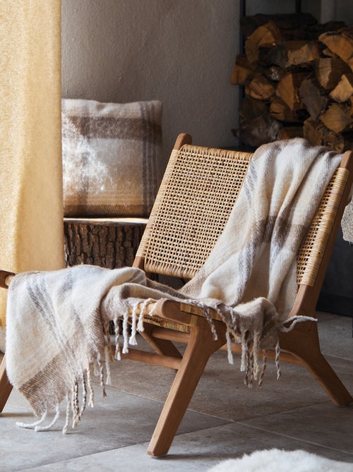 Plaid tartan ecossais - effet mohair - Kiabi Plaid tartan ecossais - effet mohair - Kiabi