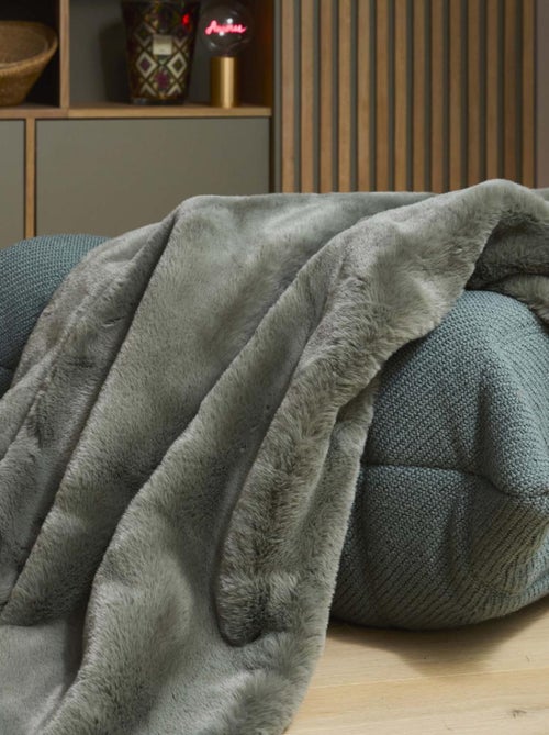 Plaid van imitatiebont beige 130 x 150 cm kakigroen – Future Home - Kiabi
