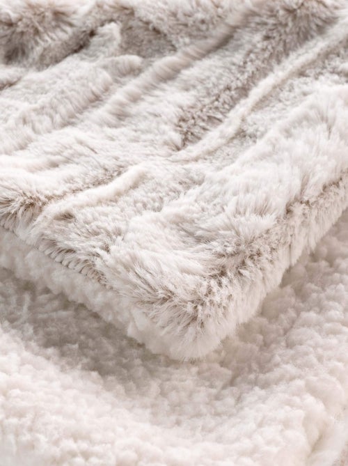 Plaids polyester lynx douceur d'intérieur - Kiabi Plaids polyester lynx douceur d'intérieur - Kiabi