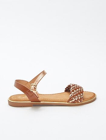 Platte sandalen met bandjes en gesp