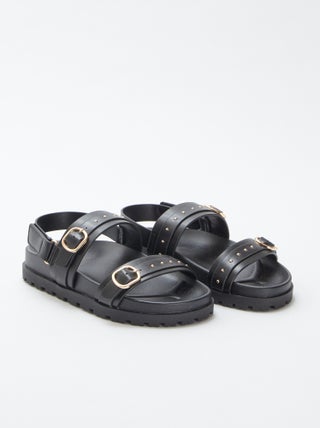 Platte sandalen met decoratieve studs