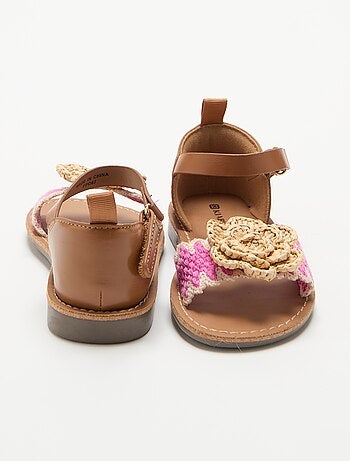 Platte sandalen met fantasiebloemen